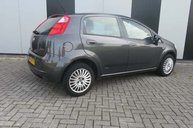 Fiat Grande Punto (2008) thumbnail 3