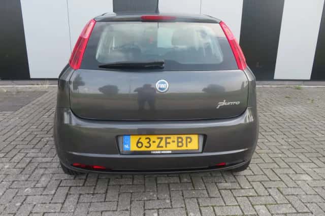 Fiat Grande Punto (2008) thumbnail 4