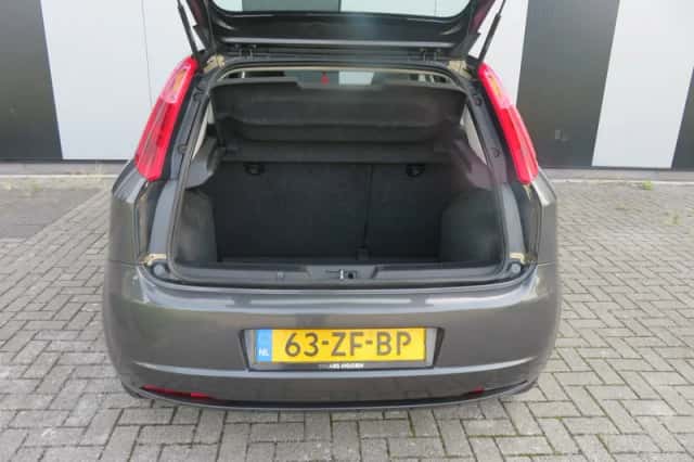 Fiat Grande Punto (2008) thumbnail 5