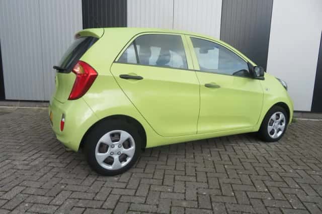 Kia Picanto (2011) thumbnail 3