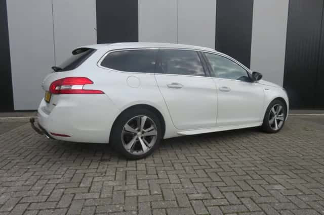 Peugeot 308 (2015) thumbnail 3