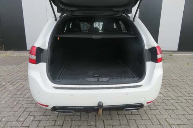 Peugeot 308 (2015) thumbnail 5