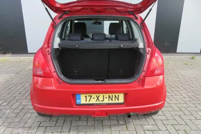 Suzuki Swift (2007) thumbnail 4