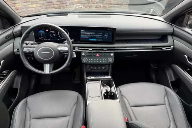 Hyundai Tucson (2025) thumbnail 2