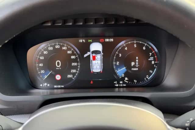 Volvo XC90 (2022) thumbnail 3