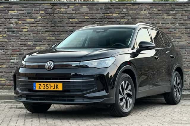 Volkswagen Tiguan (2024) thumbnail 1