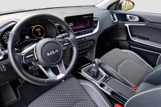 Kia Ceed (2025) thumbnail 4