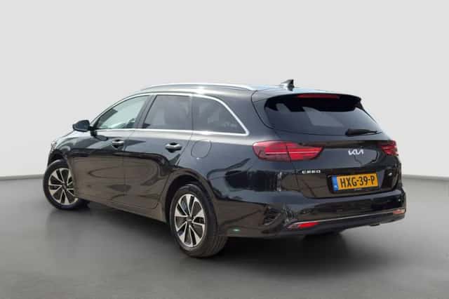 Kia Ceed (2025) thumbnail 2