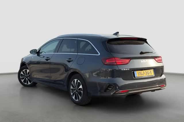 Kia Ceed (2025) thumbnail 2