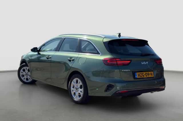 Kia Ceed (2025) thumbnail 2