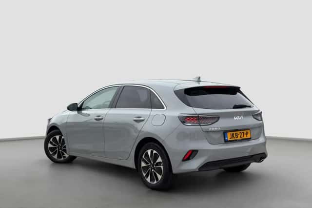 Kia Ceed (2025) thumbnail 2