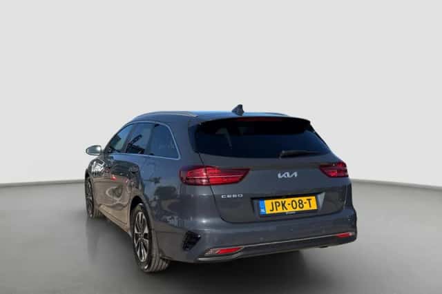 Kia Ceed (2025) thumbnail 2
