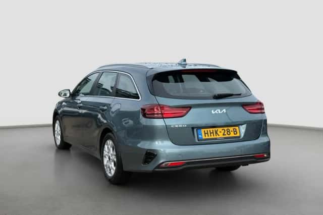 Kia Ceed (2025) thumbnail 2