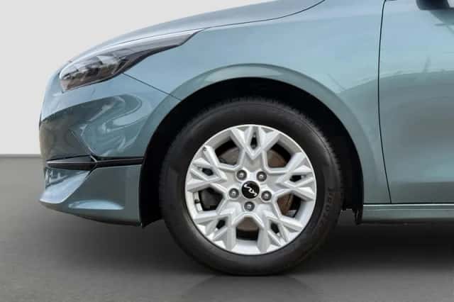 Kia Ceed (2025) thumbnail 4