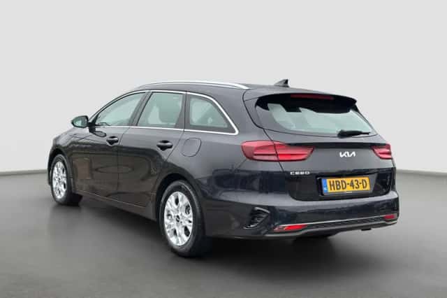 Kia Ceed (2025) thumbnail 2