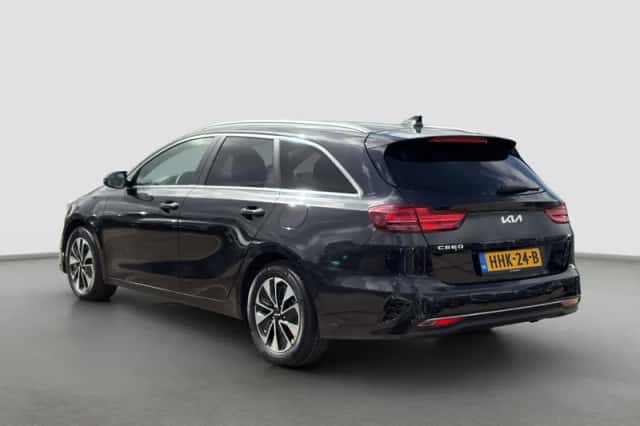 Kia Ceed (2025) thumbnail 2