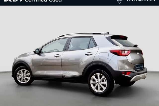 Kia Stonic (2024) thumbnail 3