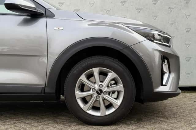Kia Stonic (2024) thumbnail 6