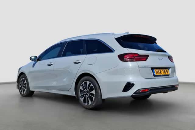 Kia Ceed (2025) thumbnail 2