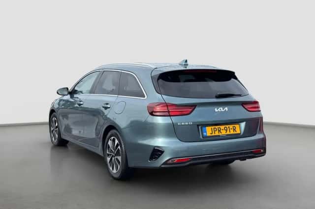 Kia Ceed (2025) thumbnail 2