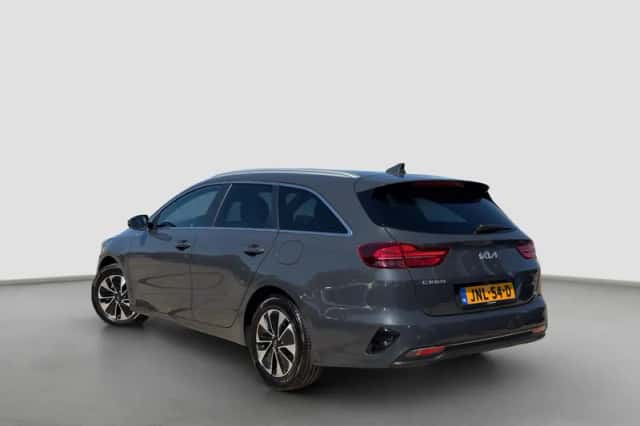 Kia Ceed (2025) thumbnail 2