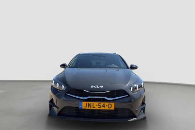 Kia Ceed (2025) thumbnail 4