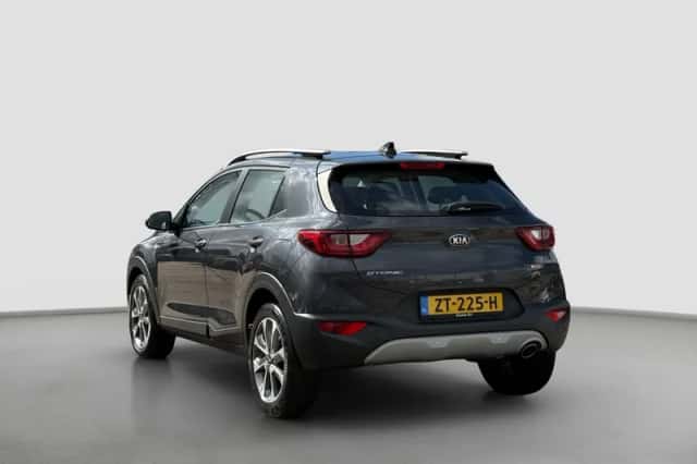 Kia Stonic (2019) thumbnail 2