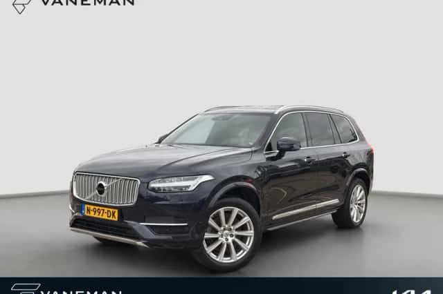 Volvo XC90 (2017) thumbnail 1