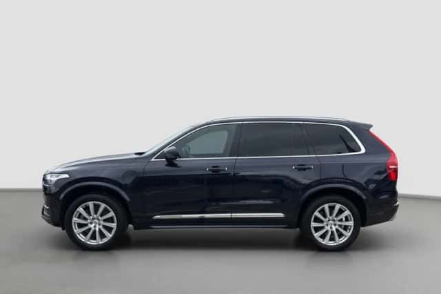 Volvo XC90 (2017) thumbnail 3