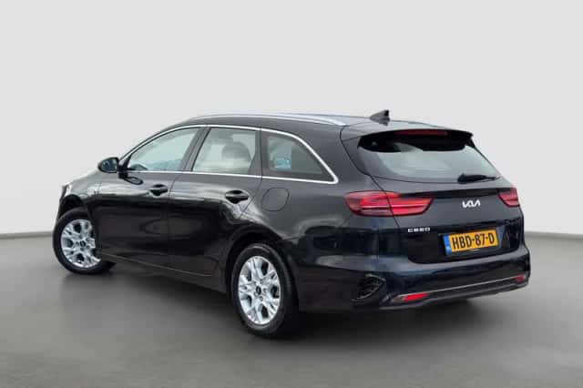Kia Ceed (2025) thumbnail 2