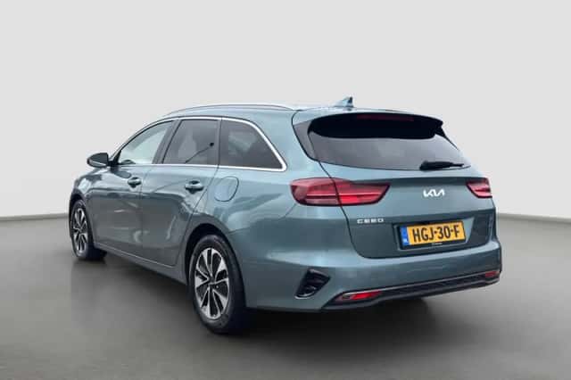 Kia Ceed (2025) thumbnail 2