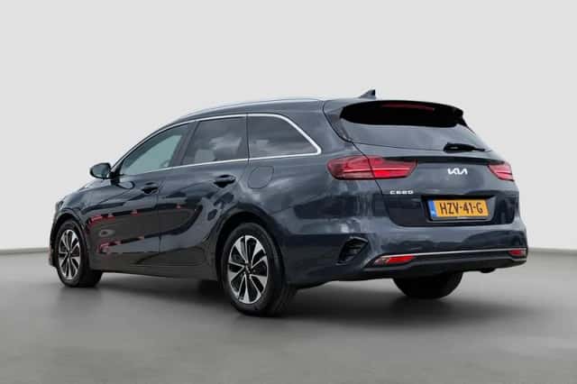 Kia Ceed (2025) thumbnail 2