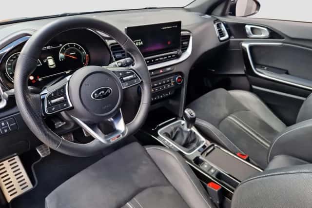 Kia ProCeed (2020) thumbnail 4