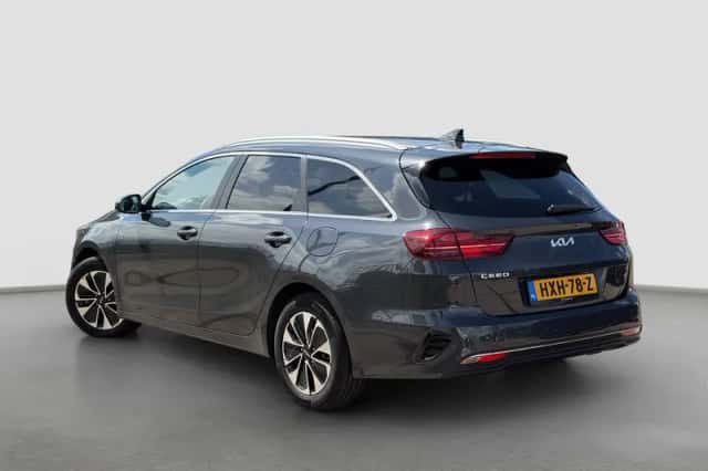 Kia Ceed (2025) thumbnail 2