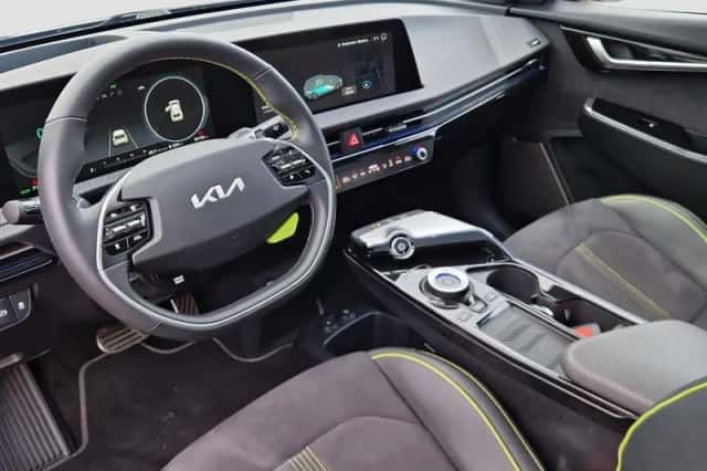 Kia EV6 (2024) thumbnail 4