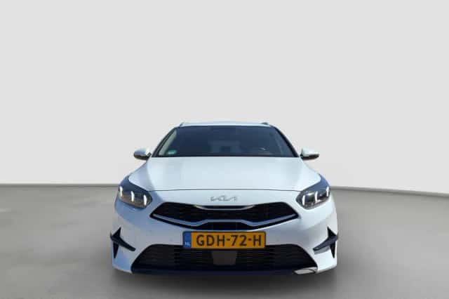 Kia Ceed (2024) thumbnail 4