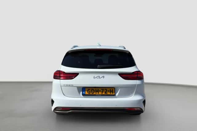 Kia Ceed (2024) thumbnail 5