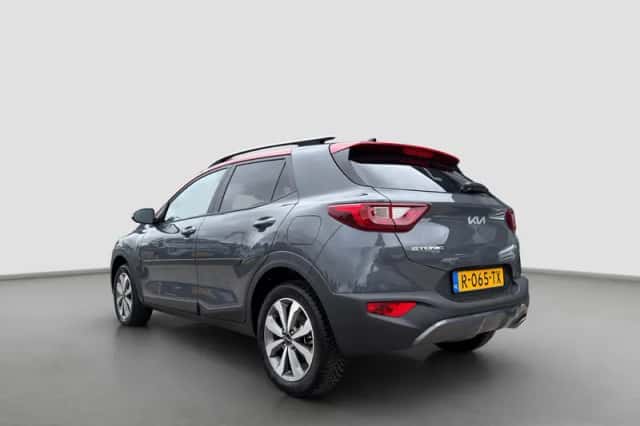 Kia Stonic (2022) thumbnail 2