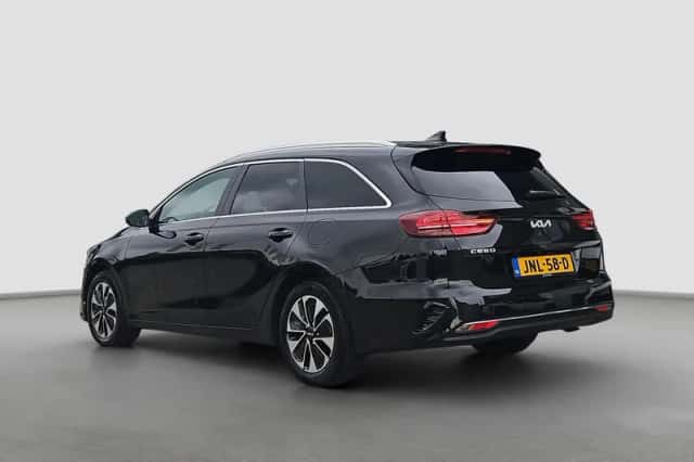 Kia Ceed (2025) thumbnail 2