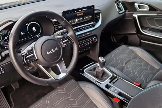 Kia Ceed (2025) thumbnail 4