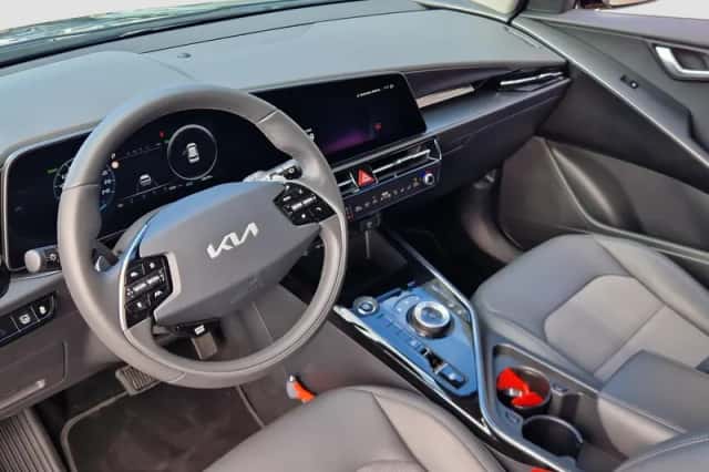 Kia Niro (2025) thumbnail 4