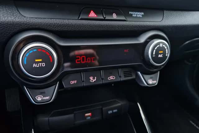 Kia Stonic (2024) thumbnail 6