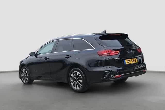 Kia Ceed (2025) thumbnail 3