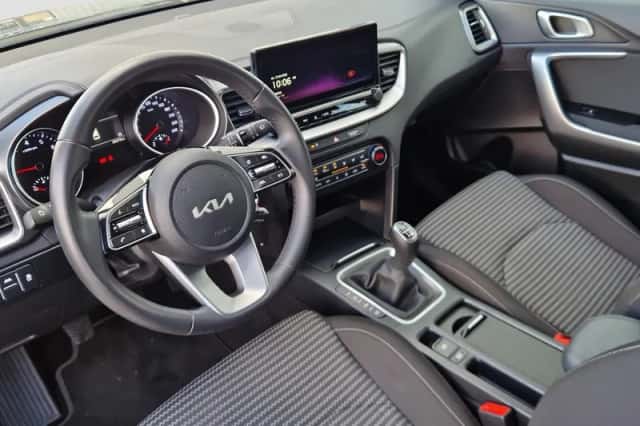 Kia Ceed (2025) thumbnail 4
