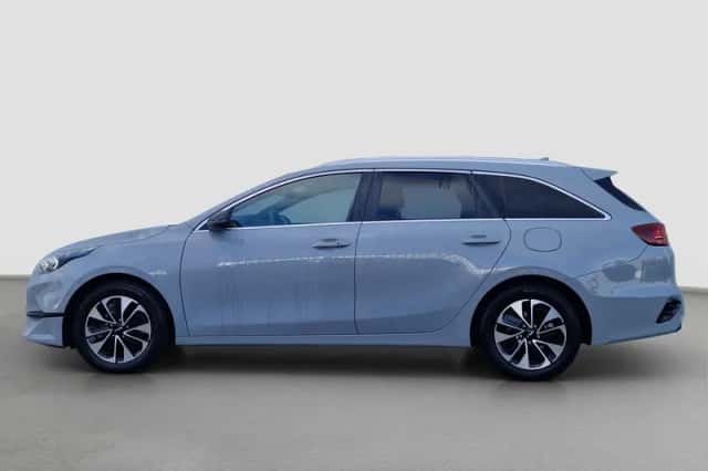 Kia Ceed (2025) thumbnail 2