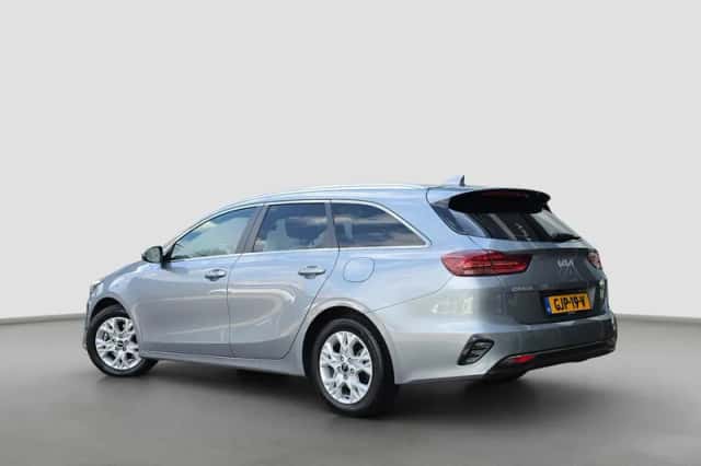 Kia Ceed (2024) thumbnail 3