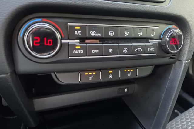 Kia Ceed (2024) thumbnail 6