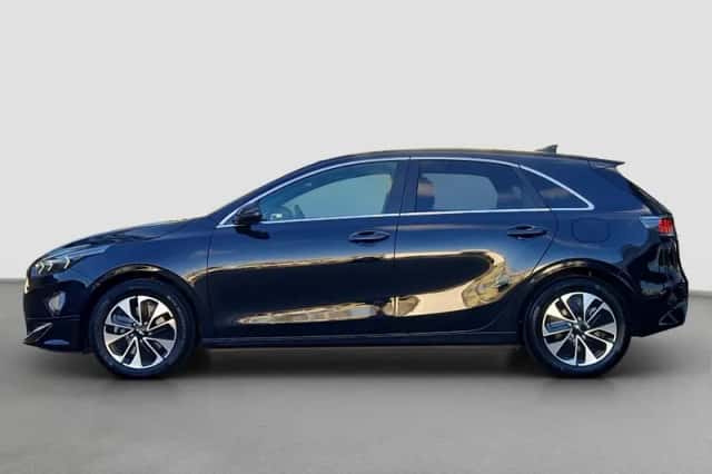 Kia Ceed (2025) thumbnail 2
