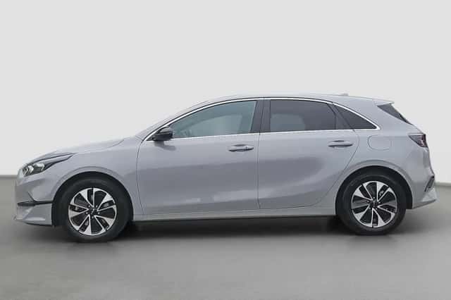Kia Ceed (2025) thumbnail 2