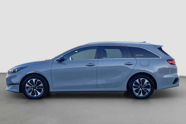 Kia Ceed (2025) thumbnail 2